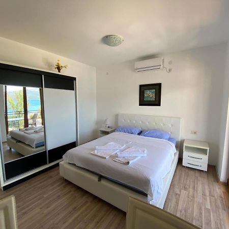 Apartments Family Τίβατ Εξωτερικό φωτογραφία