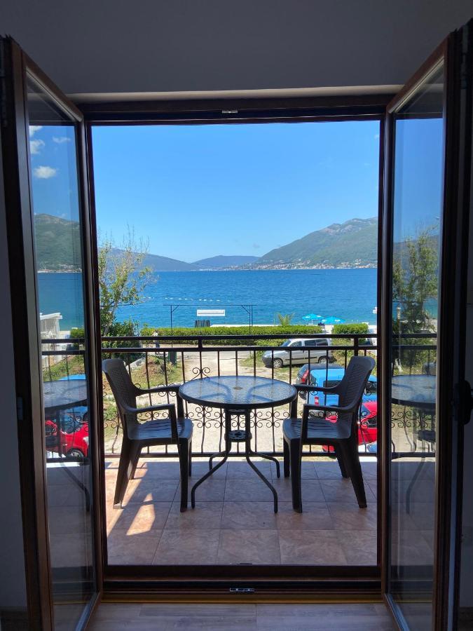 Apartments Family Τίβατ Εξωτερικό φωτογραφία