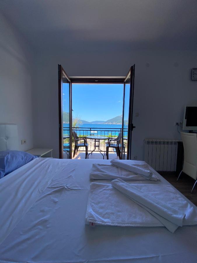 Apartments Family Τίβατ Εξωτερικό φωτογραφία