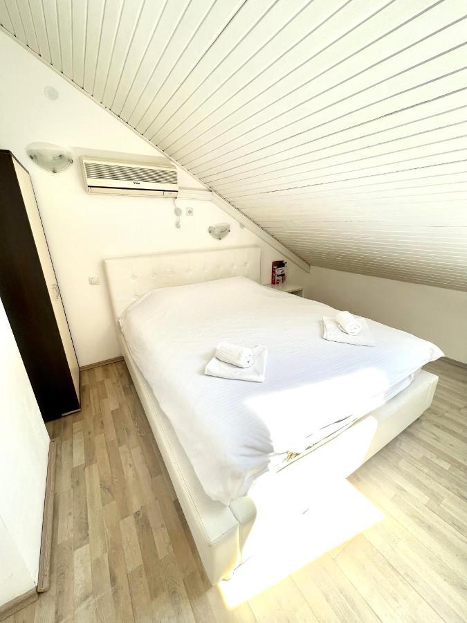 Apartments Family Τίβατ Εξωτερικό φωτογραφία